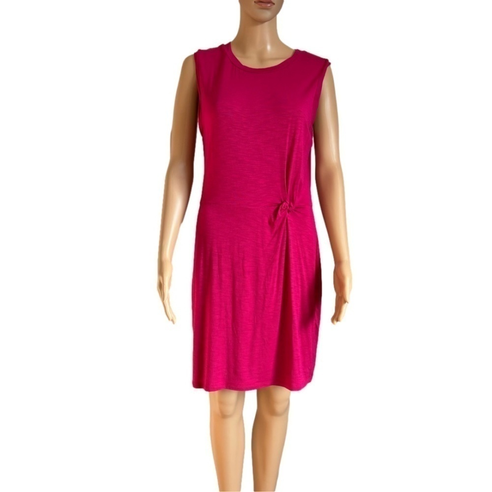 NWOT Cupcakes and Cashmere Vince fuchsia dress front knot lined skirt size M
